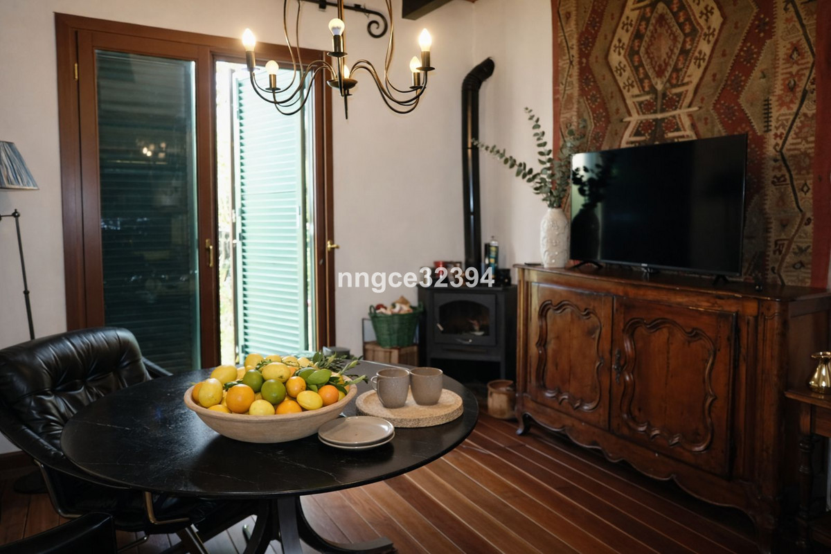 Se vende Villa - Chalet de 5 dormitorios en Costa Del Sol, Cadiz, España