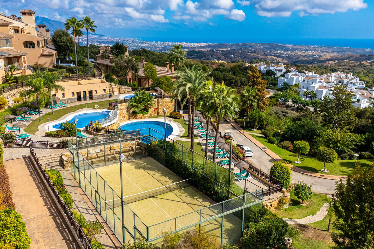 2 Bed Apartment for sale in La Mairena Costa Del Sol, Málaga, Spain