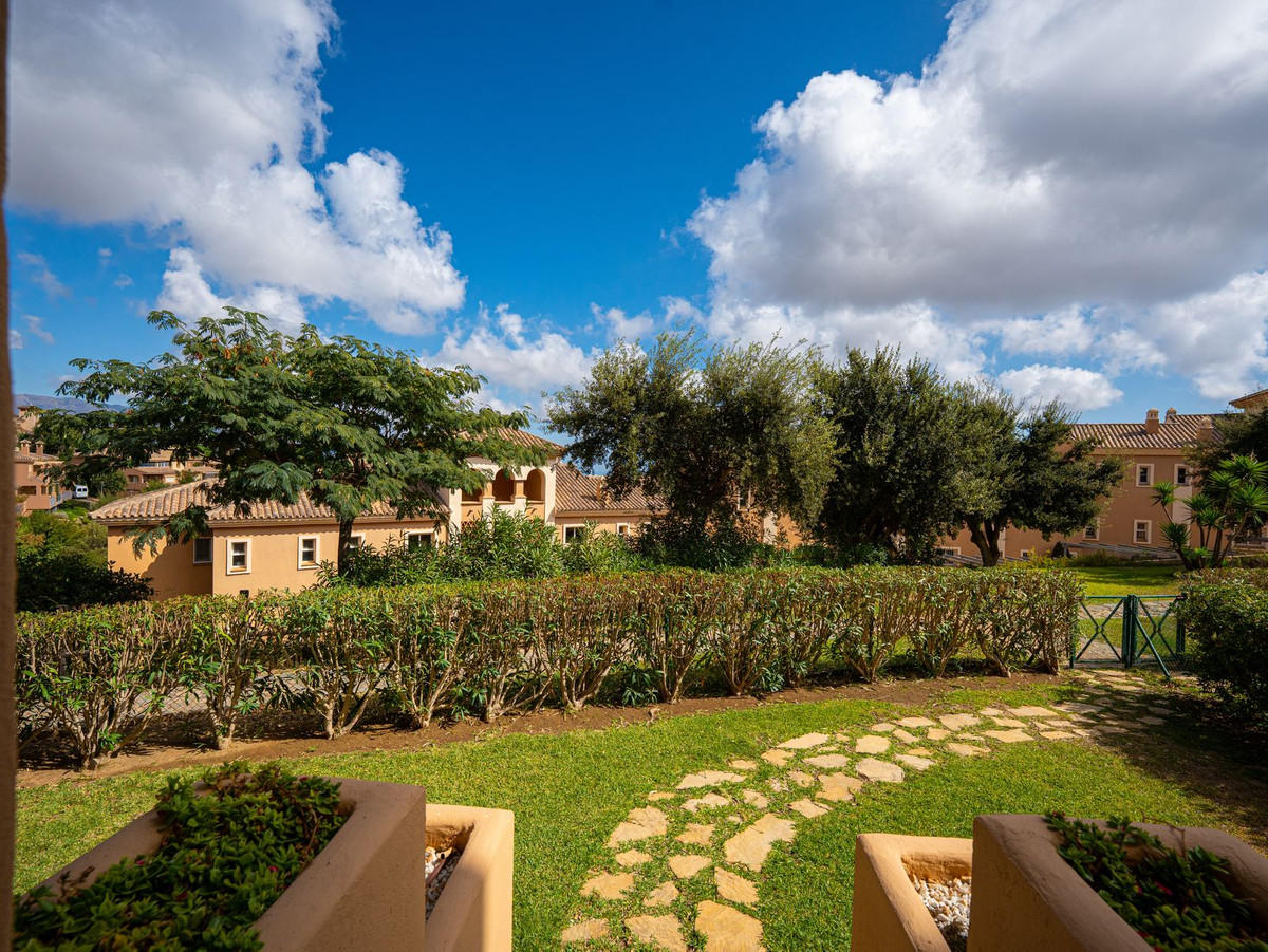 2 Bed Apartment for sale in La Mairena Costa Del Sol, Málaga, Spain