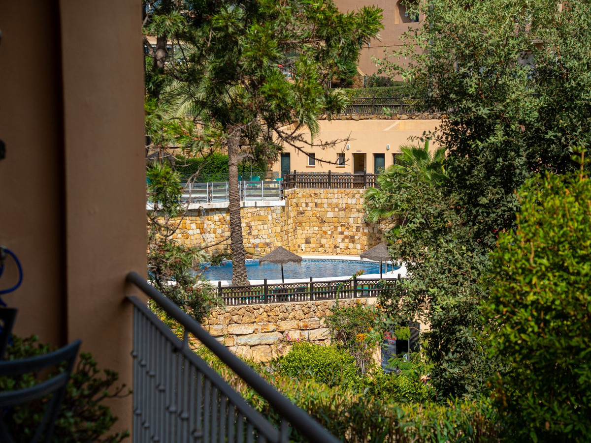 2 Bed Apartment for sale in La Mairena Costa Del Sol, Málaga, Spain