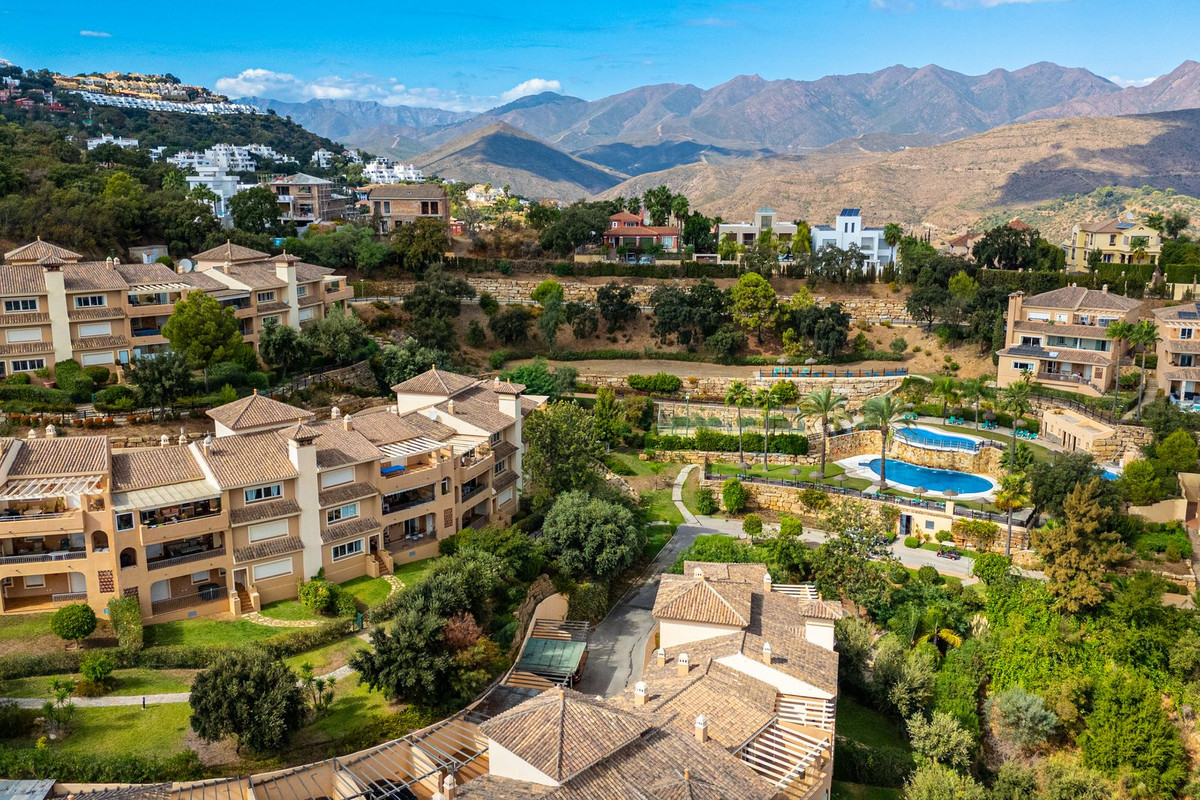 2 Bed Apartment for sale in La Mairena Costa Del Sol, Málaga, Spain