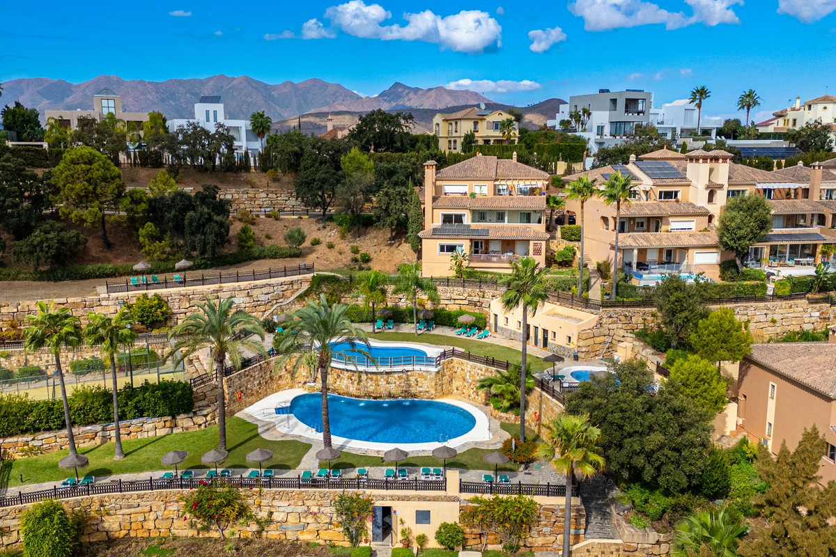 2 Bed Apartment for sale in La Mairena Costa Del Sol, Málaga, Spain