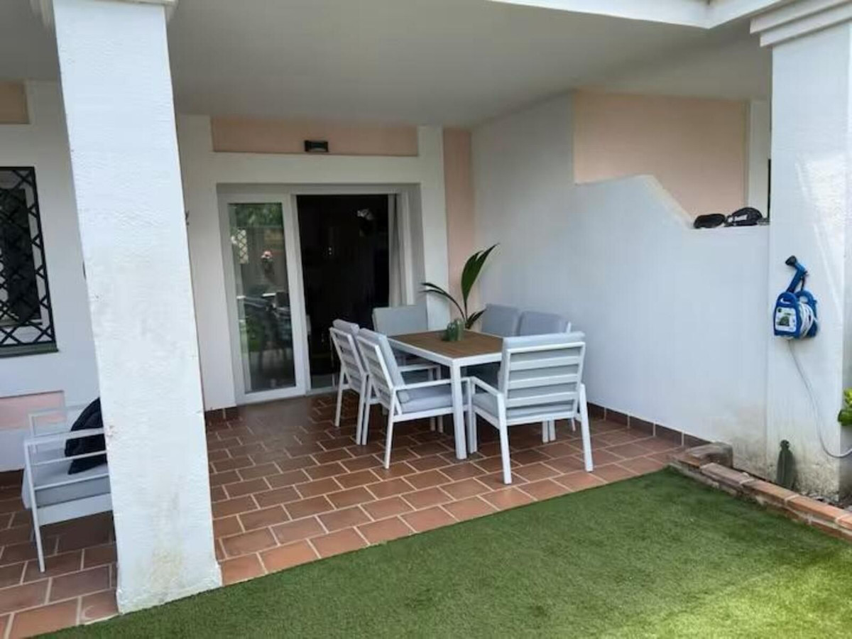 Se vende Apartamento Planta Baja de 2 dormitorios en Costa Del Sol, Málaga, España