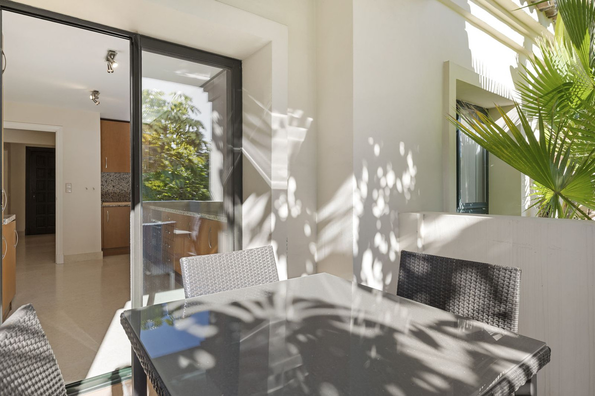 2 Bed Apartment for sale in Benahavís Costa Del Sol, Málaga, Spain