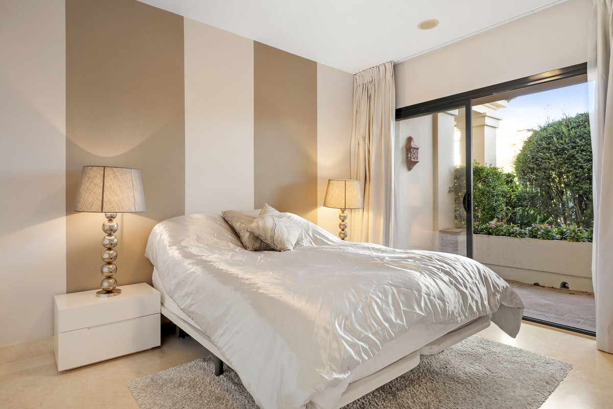 2 Bed Apartment for sale in Benahavís Costa Del Sol, Málaga, Spain