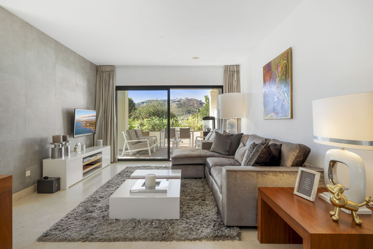 2 Bed Apartment for sale in Benahavís Costa Del Sol, Málaga, Spain
