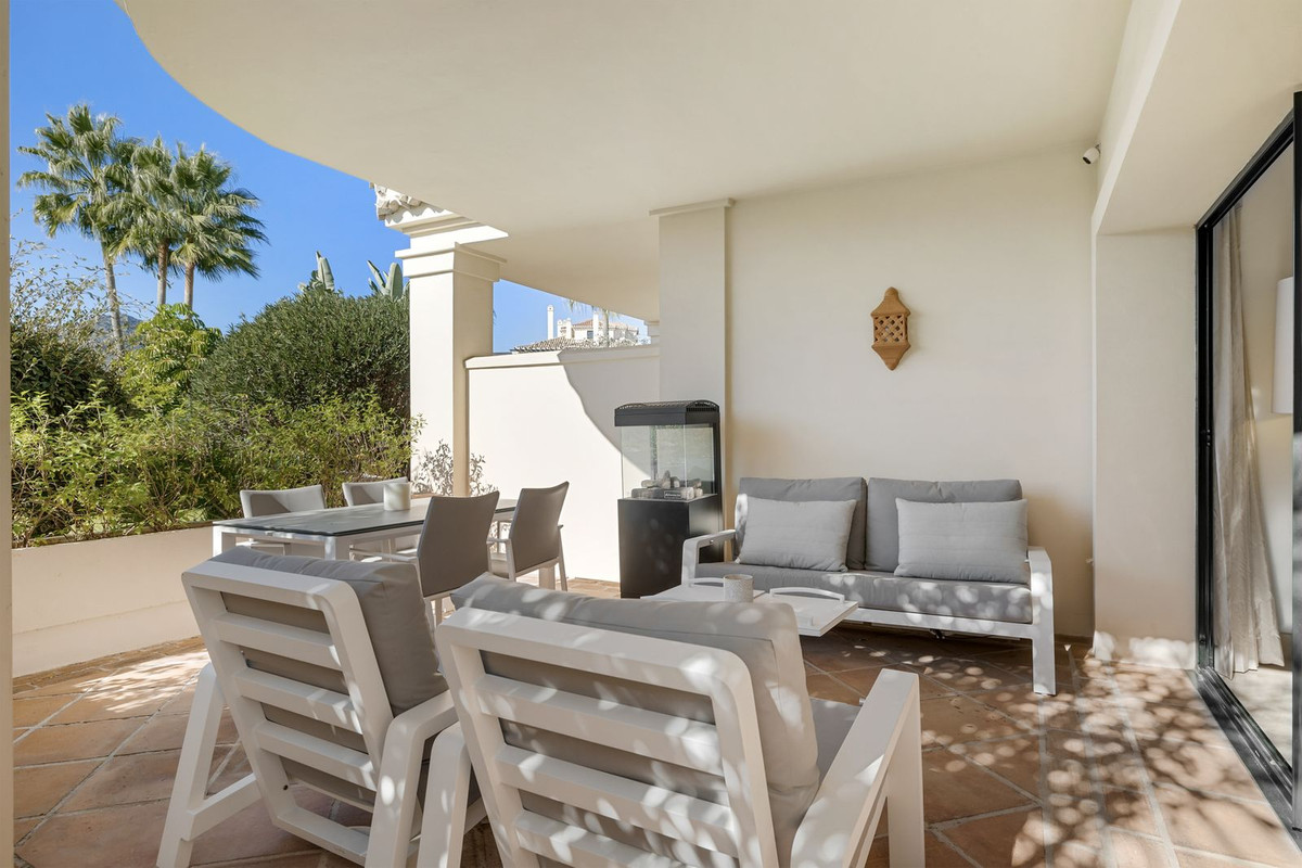 2 Bed Apartment for sale in Benahavís Costa Del Sol, Málaga, Spain
