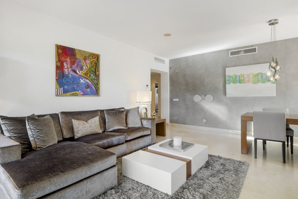 2 Bed Apartment for sale in Benahavís Costa Del Sol, Málaga, Spain