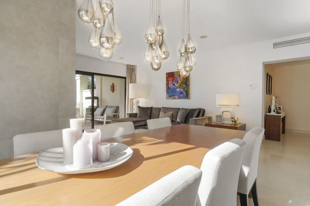 2 Bed Apartment for sale in Benahavís Costa Del Sol, Málaga, Spain