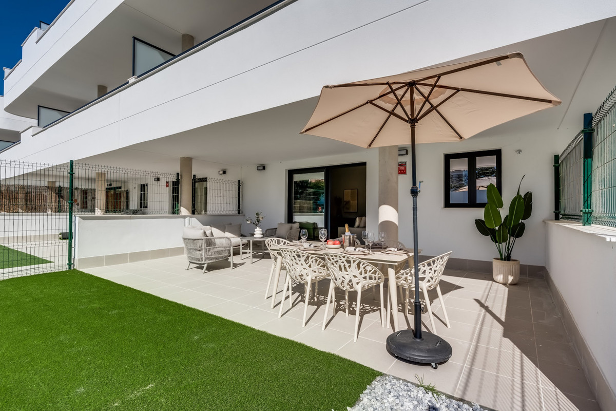 Se vende Apartamento Planta Baja de 2 dormitorios en Costa Del Sol, Málaga, España