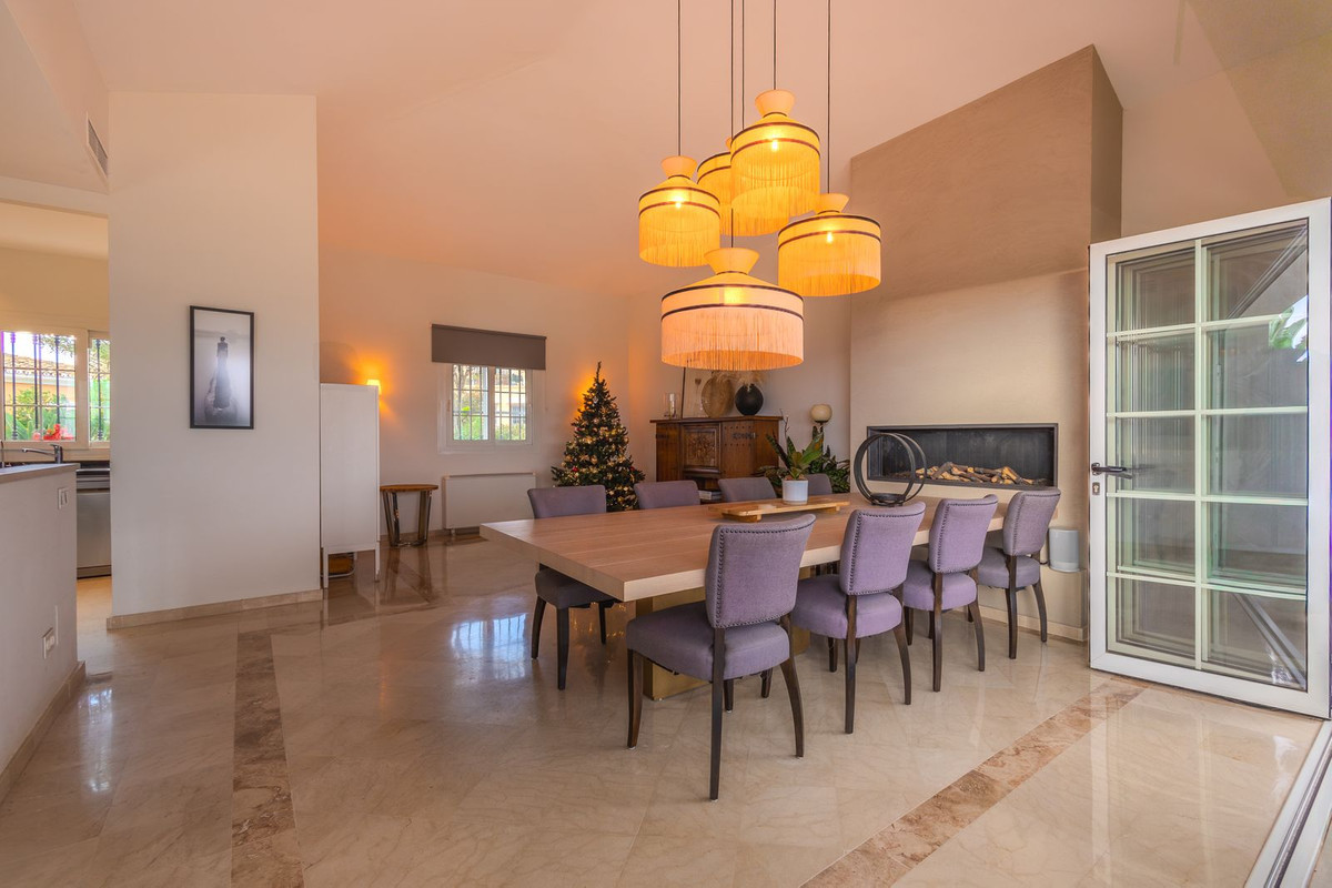 4 Bed Townhouse for sale in Nueva Andalucía Costa Del Sol, Málaga, Spain