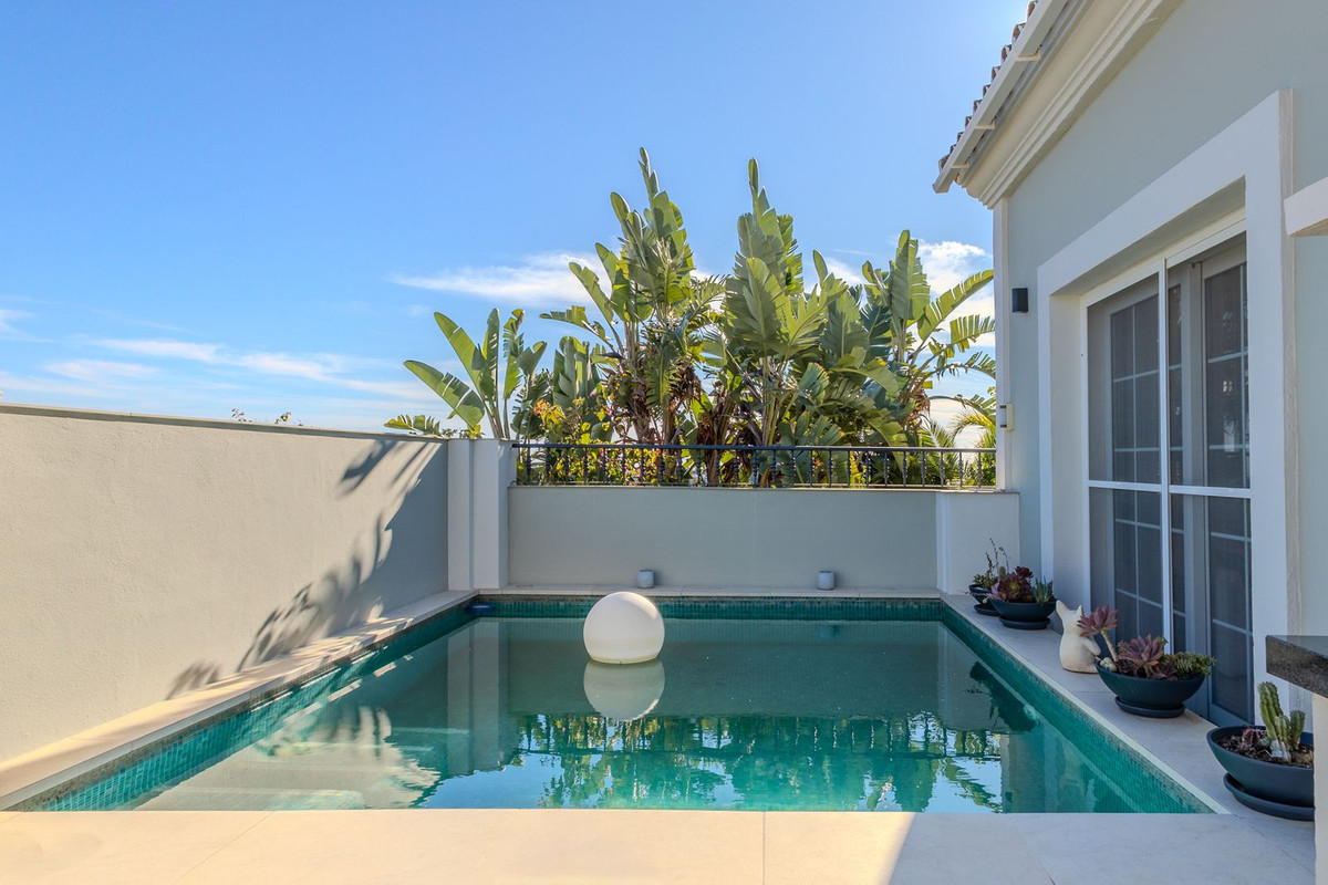 4 Bed Townhouse for sale in Nueva Andalucía Costa Del Sol, Málaga, Spain