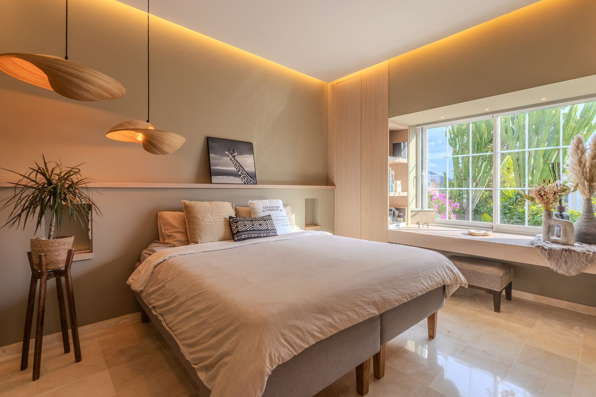 4 Bed Townhouse for sale in Nueva Andalucía Costa Del Sol, Málaga, Spain