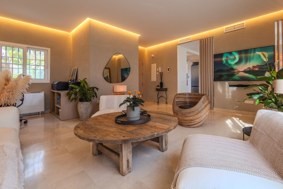 4 Bed Townhouse for sale in Nueva Andalucía Costa Del Sol, Málaga, Spain