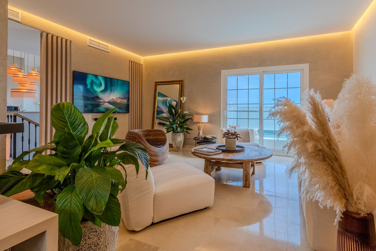 4 Bed Townhouse for sale in Nueva Andalucía Costa Del Sol, Málaga, Spain