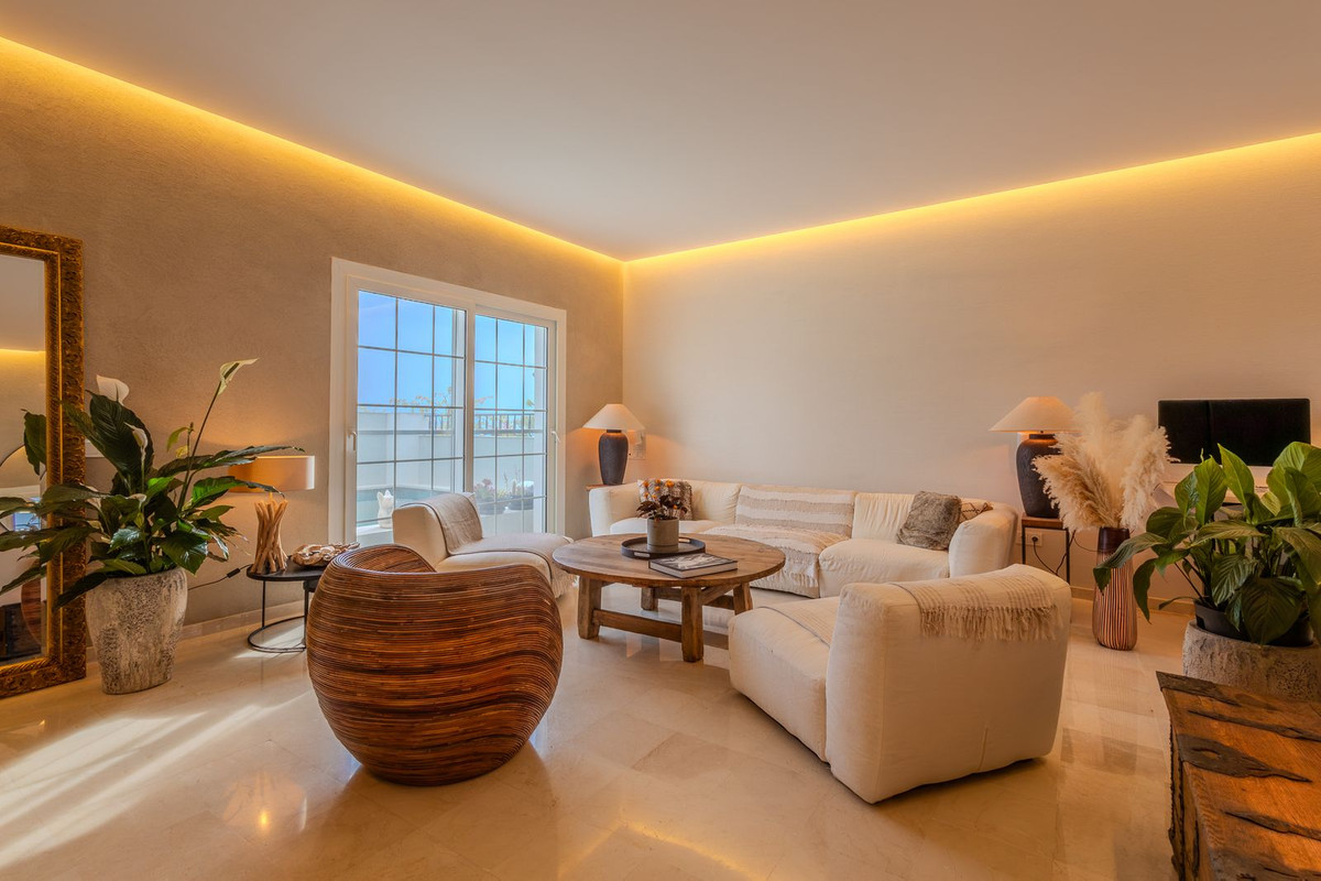 4 Bed Townhouse for sale in Nueva Andalucía Costa Del Sol, Málaga, Spain