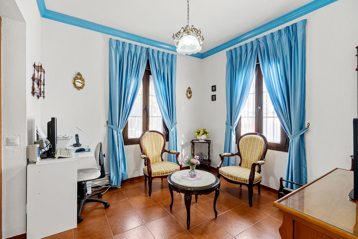 Se vende Villa - Chalet de 5 dormitorios en Costa Del Sol, Málaga, España