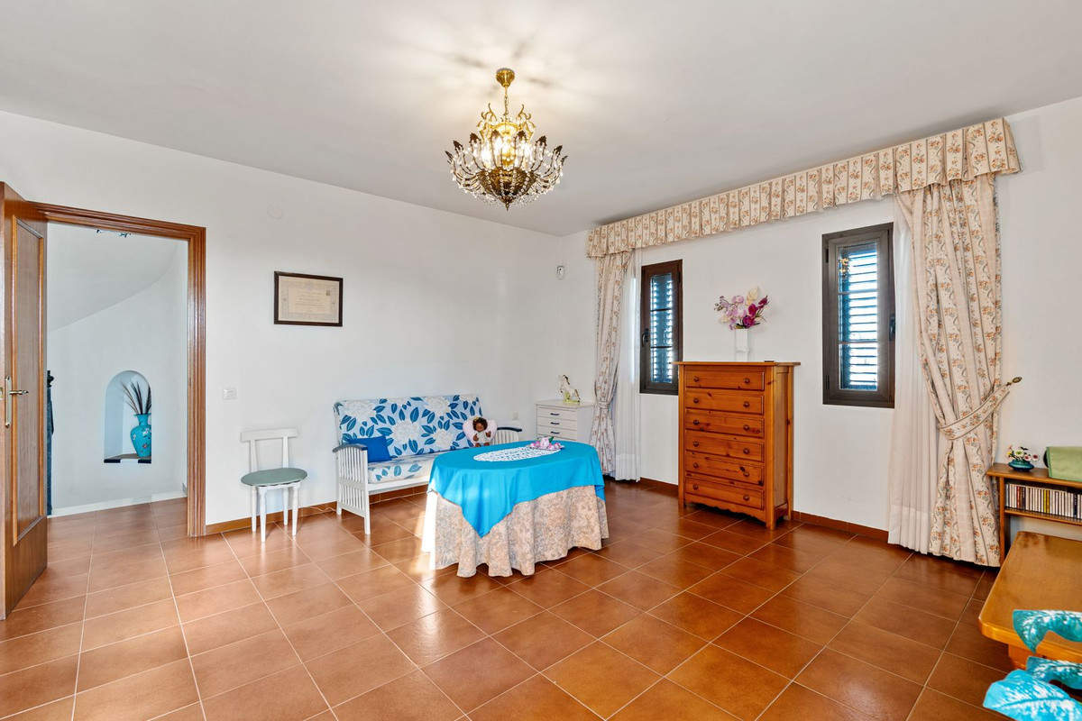 Se vende Villa - Chalet de 5 dormitorios en Costa Del Sol, Málaga, España