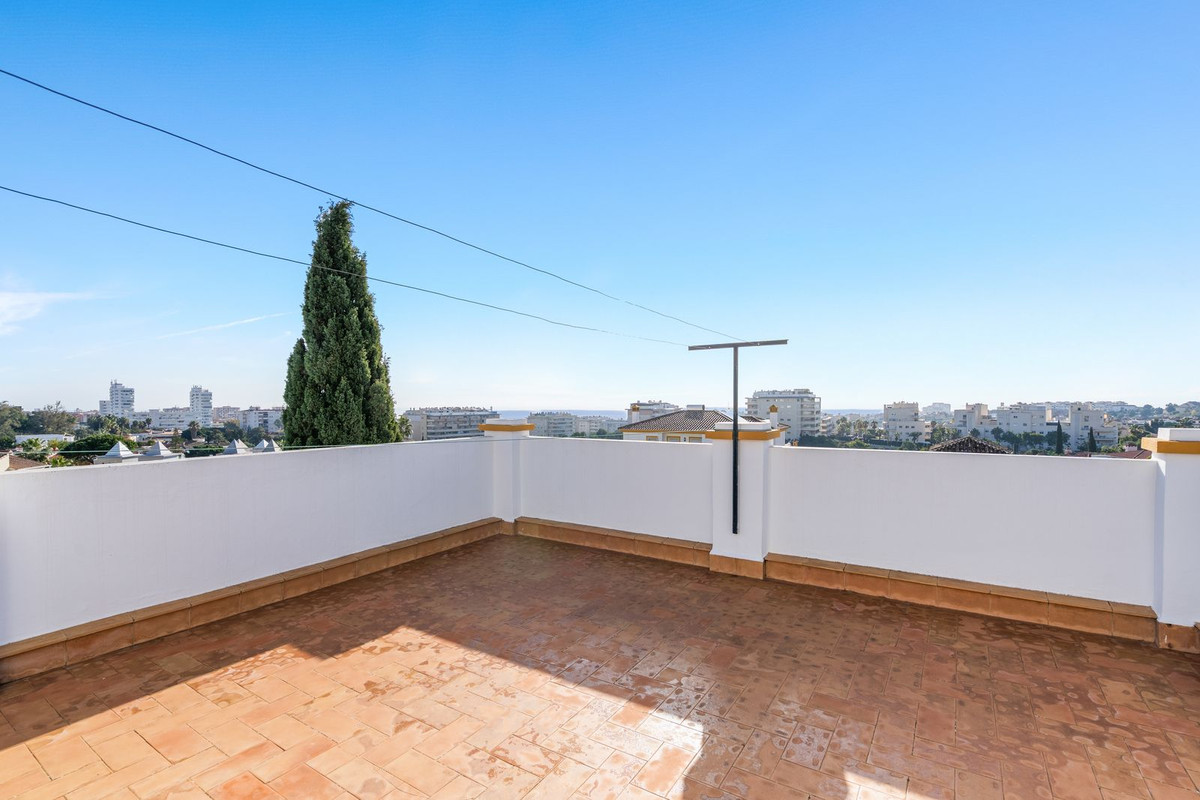 Se vende Villa - Chalet de 5 dormitorios en Costa Del Sol, Málaga, España