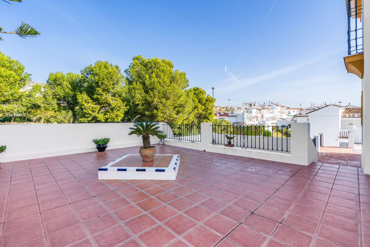 Se vende Villa - Chalet de 5 dormitorios en Costa Del Sol, Málaga, España