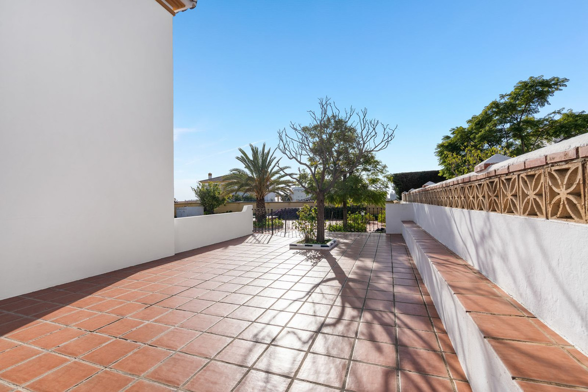 Se vende Villa - Chalet de 5 dormitorios en Costa Del Sol, Málaga, España