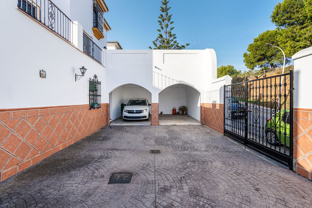 Se vende Villa - Chalet de 5 dormitorios en Costa Del Sol, Málaga, España