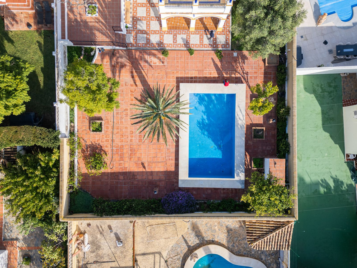 Se vende Villa - Chalet de 5 dormitorios en Costa Del Sol, Málaga, España