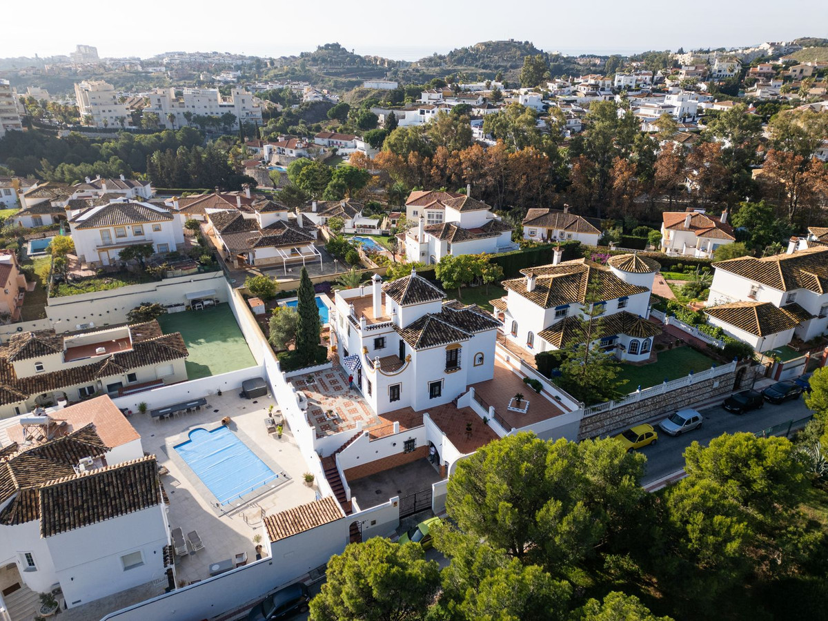 Se vende Villa - Chalet de 5 dormitorios en Costa Del Sol, Málaga, España