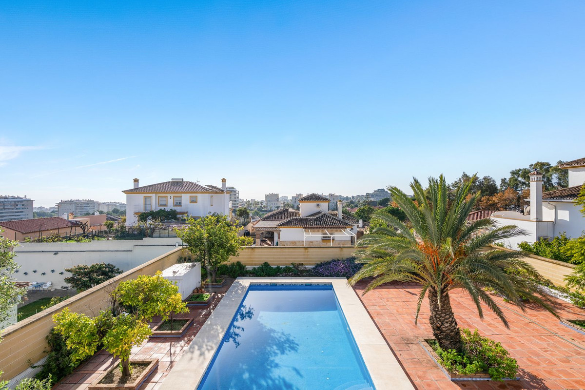 Se vende Villa - Chalet de 5 dormitorios en Costa Del Sol, Málaga, España