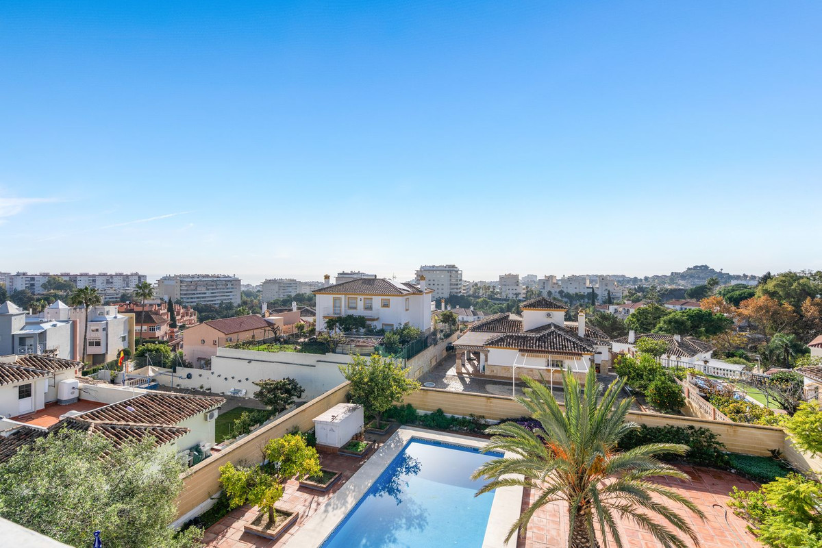 Se vende Villa - Chalet de 5 dormitorios en Costa Del Sol, Málaga, España