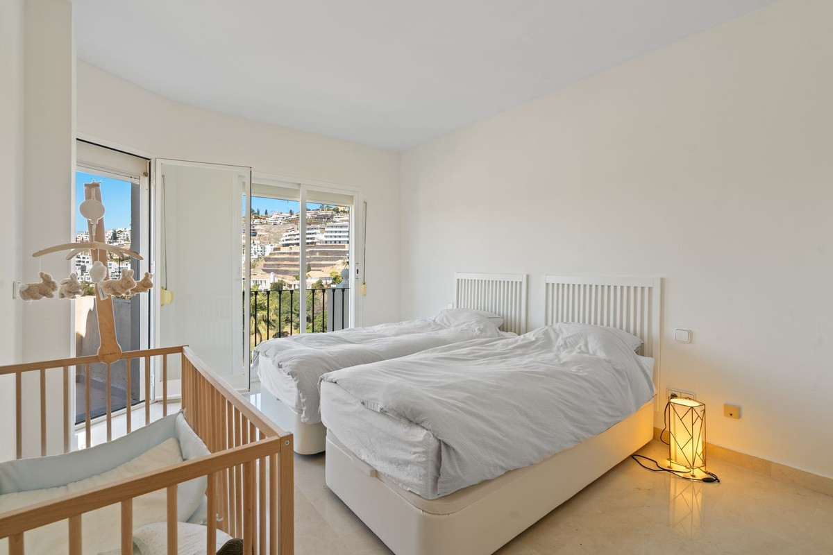 2 Bed Apartment for sale in La Quinta Costa Del Sol, Málaga, Spain