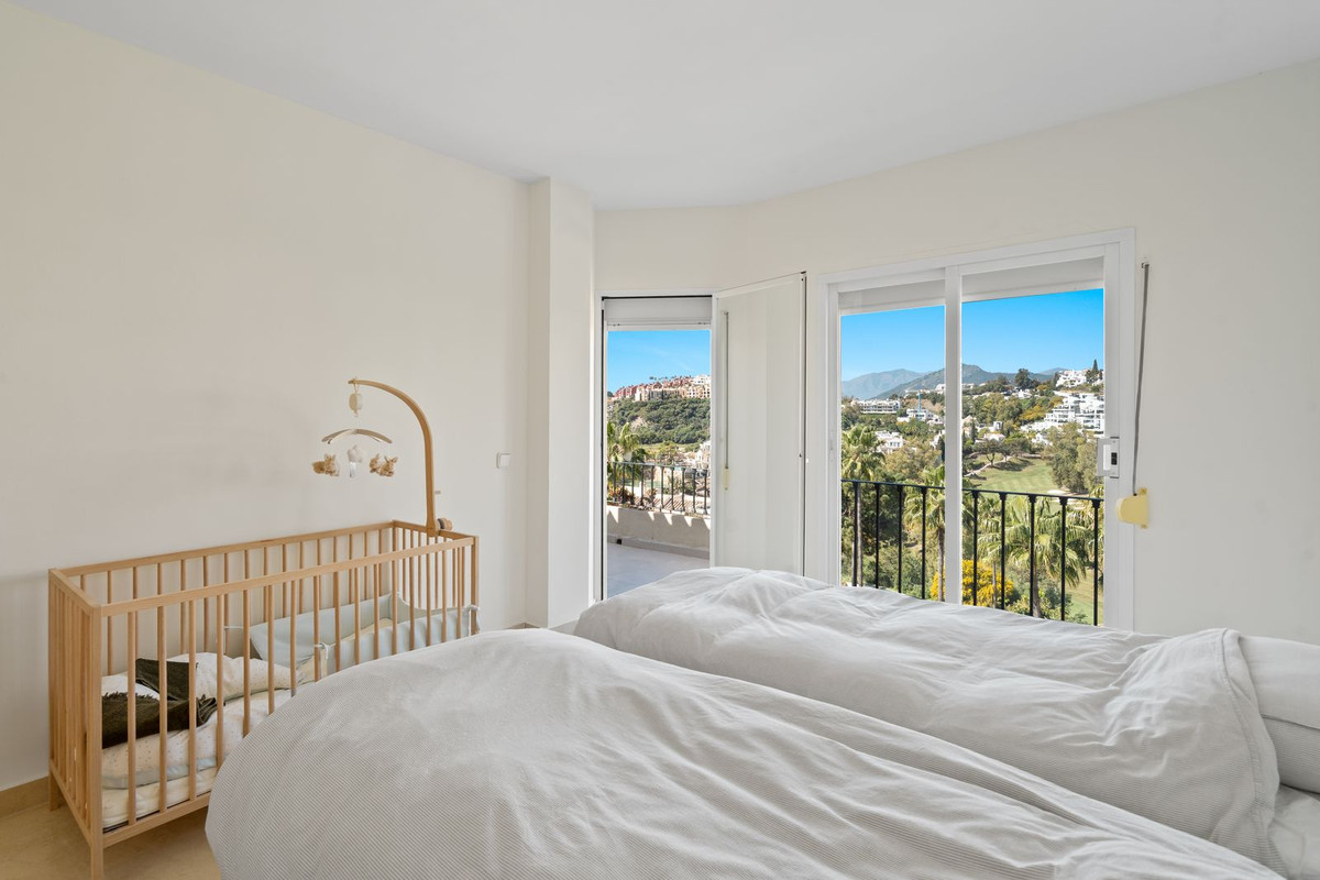 2 Bed Apartment for sale in La Quinta Costa Del Sol, Málaga, Spain