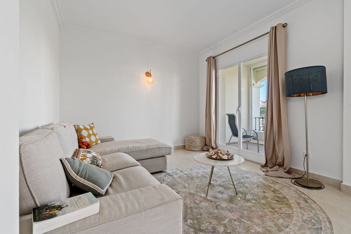 2 Bed Apartment for sale in La Quinta Costa Del Sol, Málaga, Spain