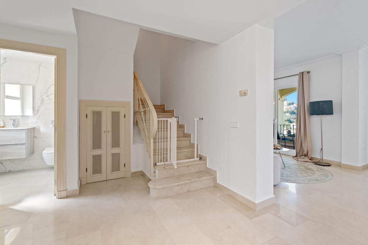2 Bed Apartment for sale in La Quinta Costa Del Sol, Málaga, Spain