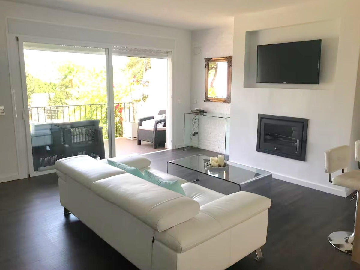 3 Bed Apartment for sale in Nueva Andalucía Costa Del Sol, Málaga, Spain