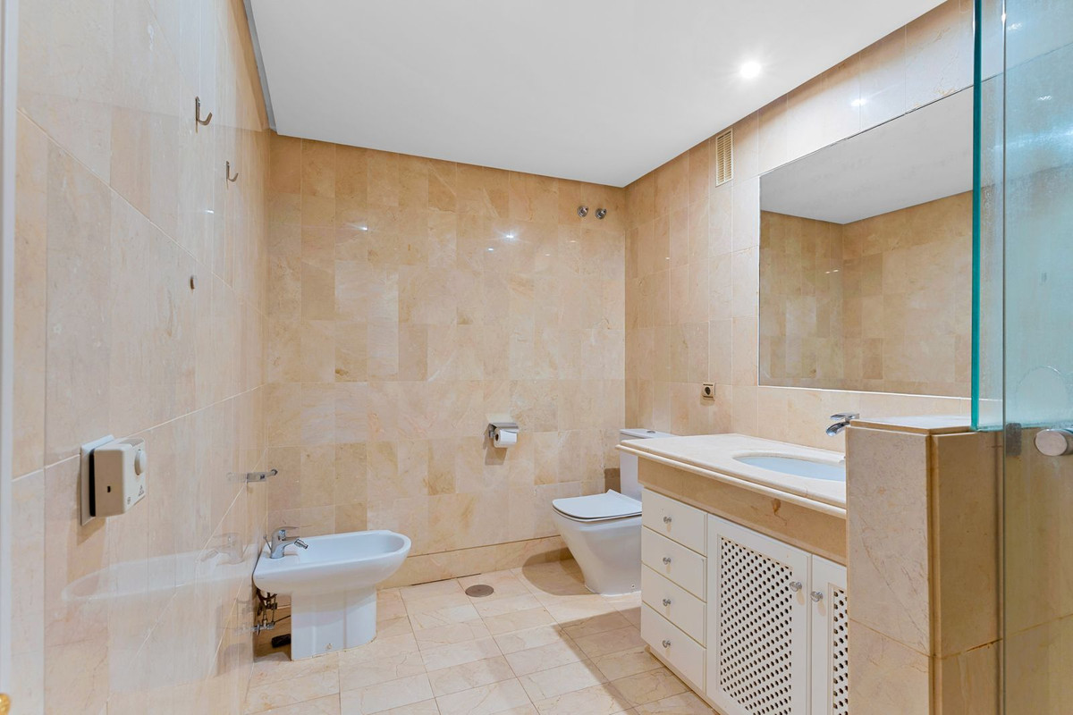 3 Bed Apartment for sale in Sierra Blanca Costa Del Sol, Málaga, Spain