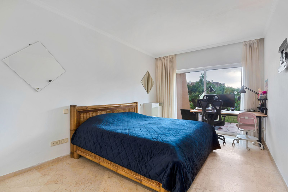 3 Bed Apartment for sale in Sierra Blanca Costa Del Sol, Málaga, Spain