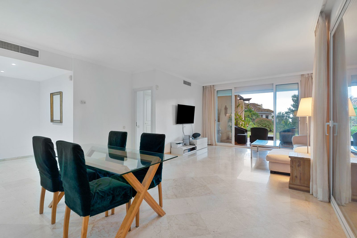 3 Bed Apartment for sale in Sierra Blanca Costa Del Sol, Málaga, Spain