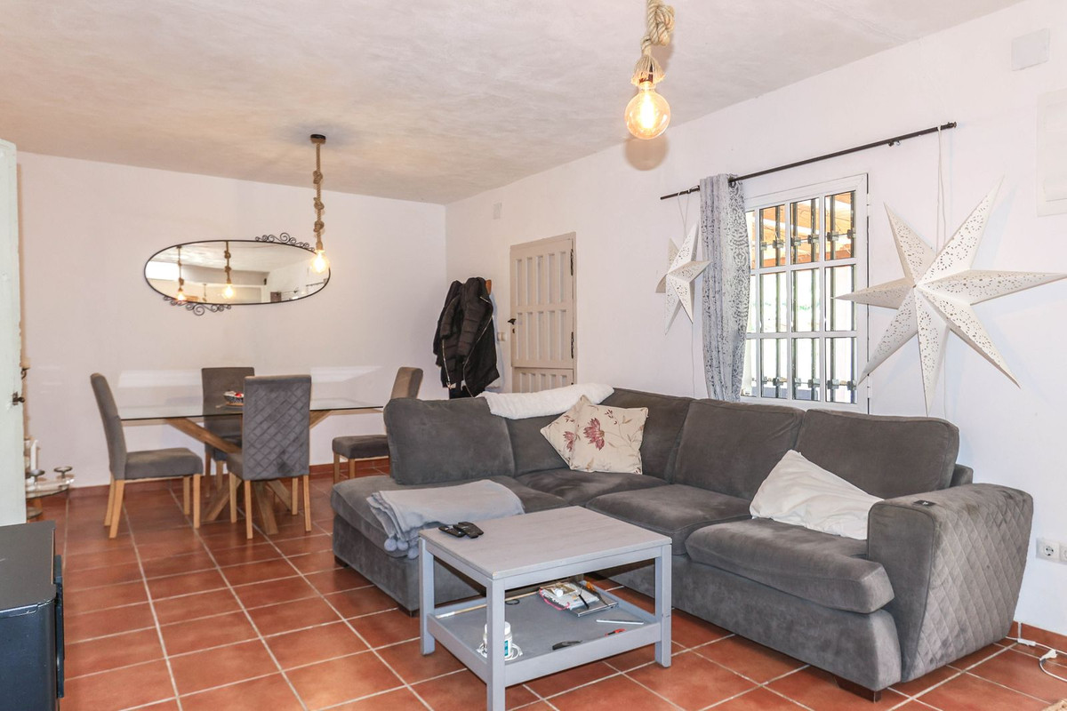 3 Bed Townhouse for sale in Casarabonela Costa Del Sol, Málaga, Spain
