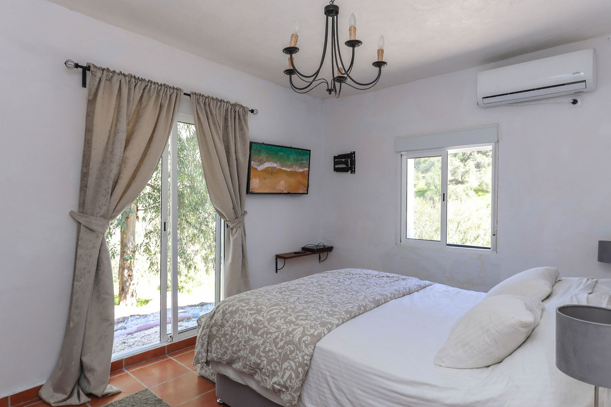 3 Bed Townhouse for sale in Casarabonela Costa Del Sol, Málaga, Spain