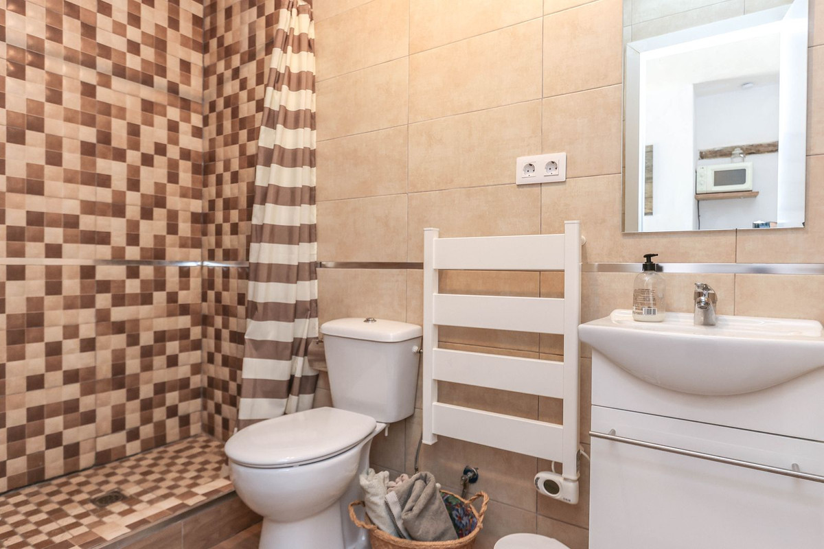 3 Bed Townhouse for sale in Casarabonela Costa Del Sol, Málaga, Spain