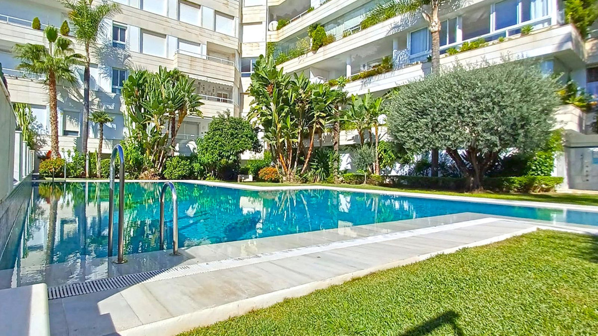 1 Bed Apartment for sale in Marbella Costa Del Sol, Málaga, Spain