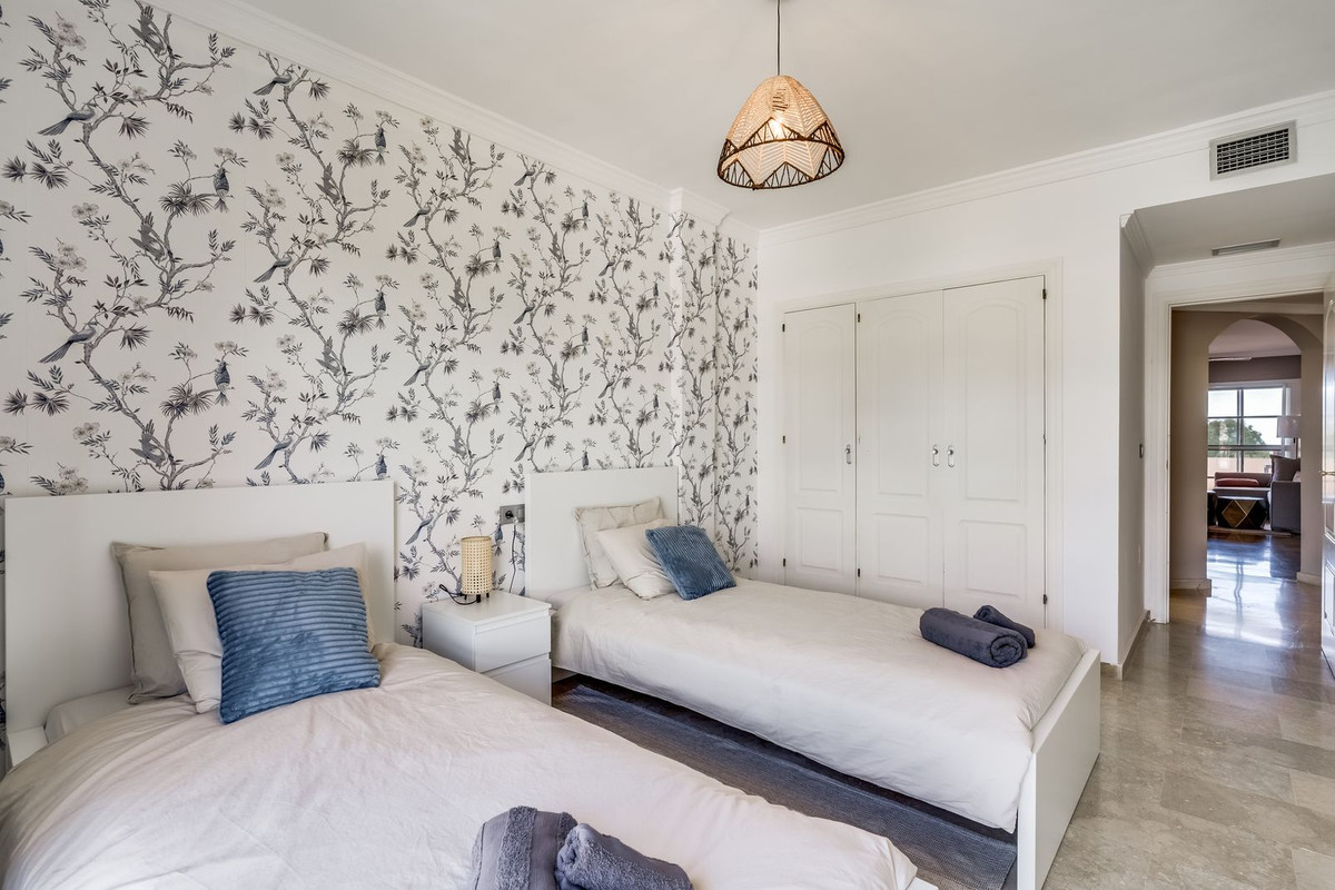 2 Bed Apartment for sale in Atalaya Costa Del Sol, Málaga, Spain