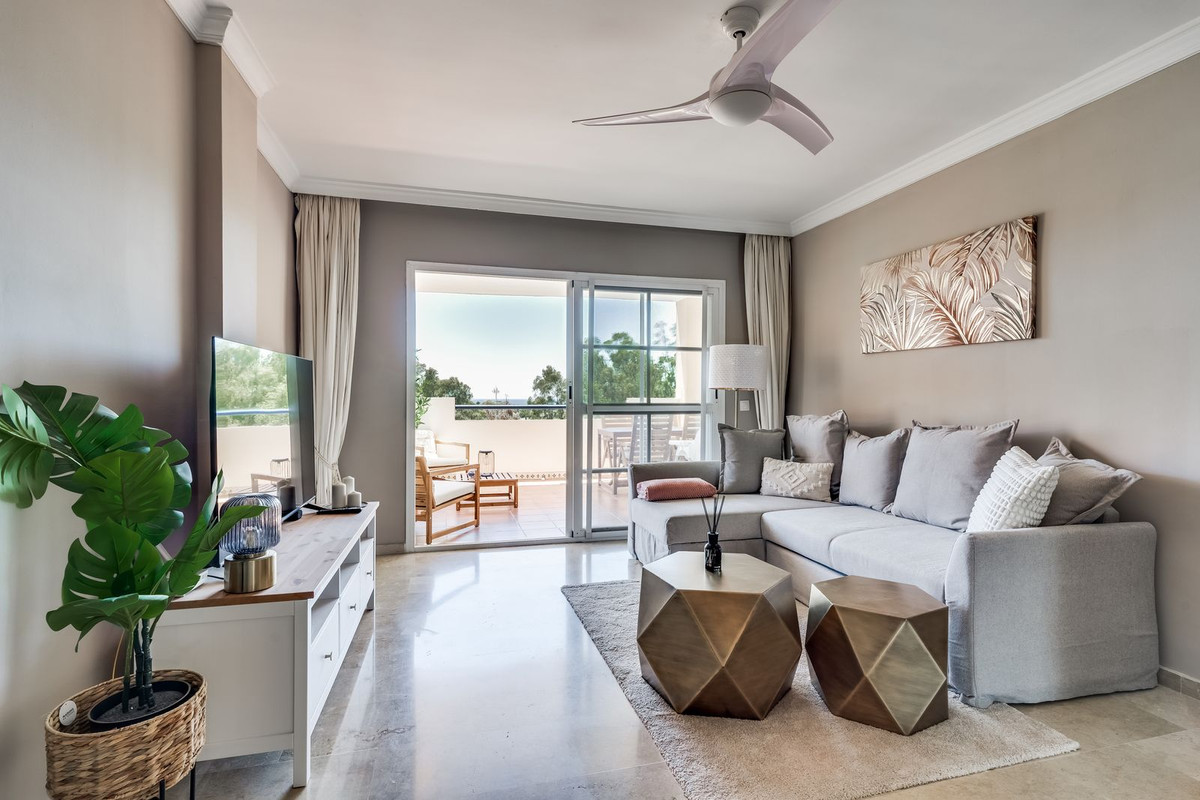 2 Bed Apartment for sale in Atalaya Costa Del Sol, Málaga, Spain