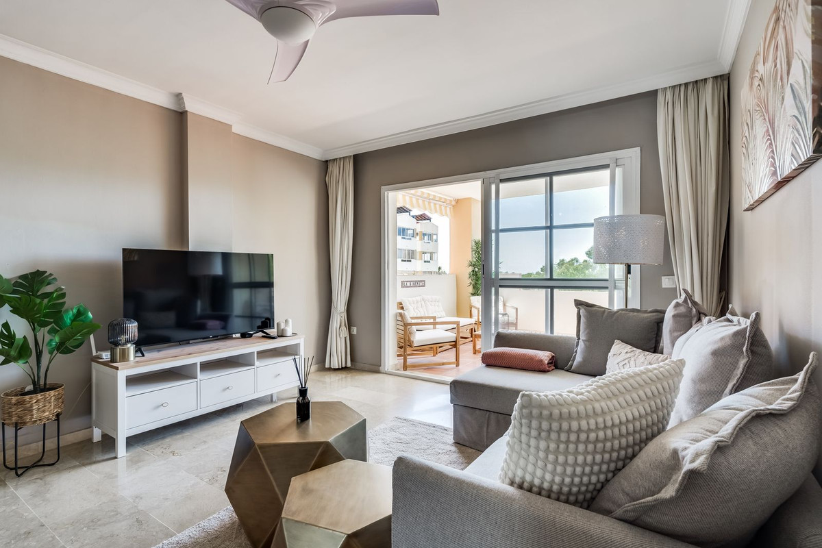 2 Bed Apartment for sale in Atalaya Costa Del Sol, Málaga, Spain