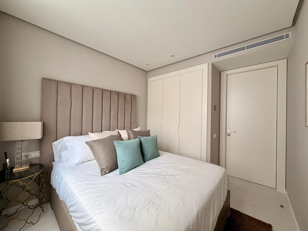 Se vende Apartamento Planta Media de 2 dormitorios en Costa Del Sol, Málaga, España