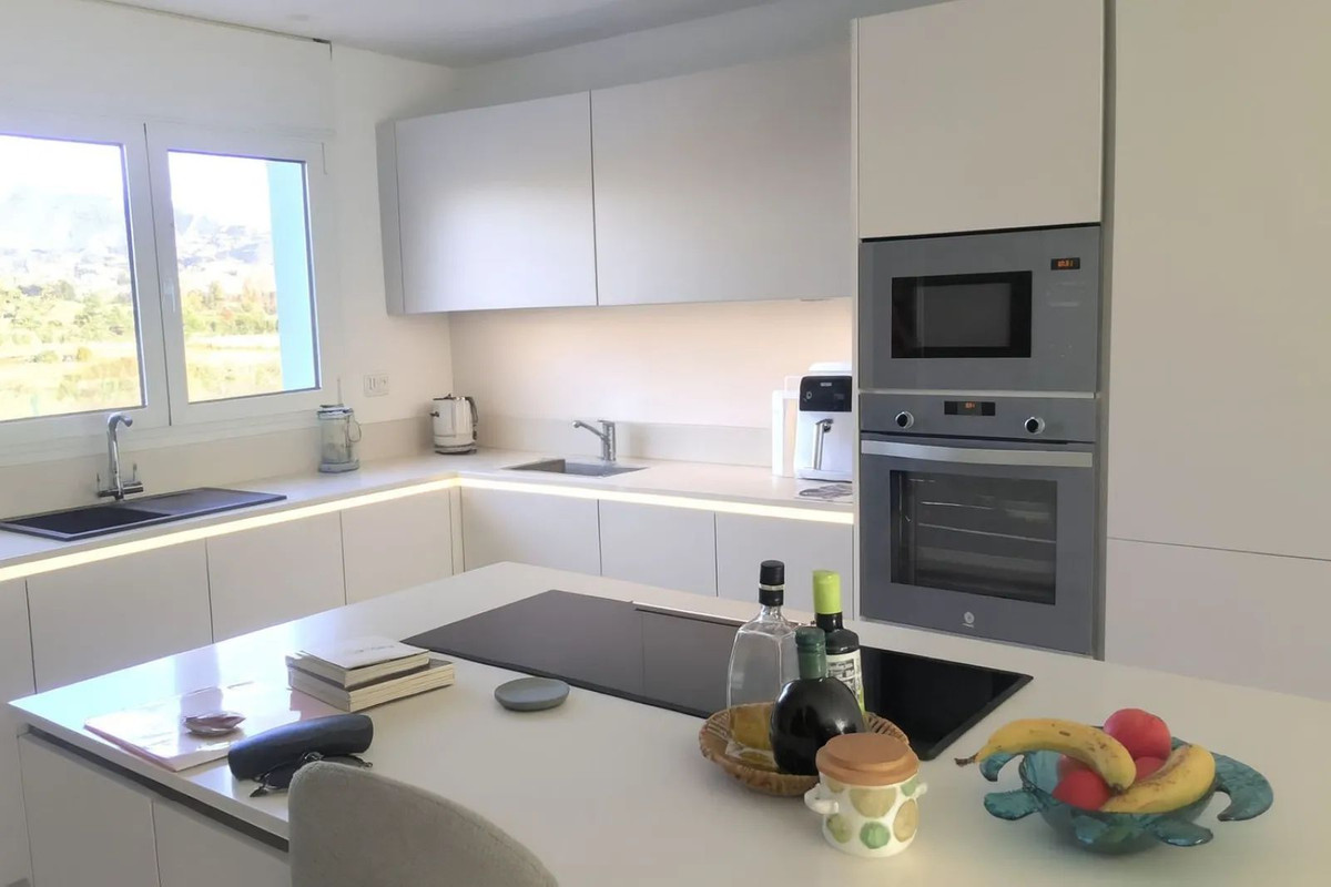 3 Bed Townhouse for sale in El Paraiso Costa Del Sol, Málaga, Spain