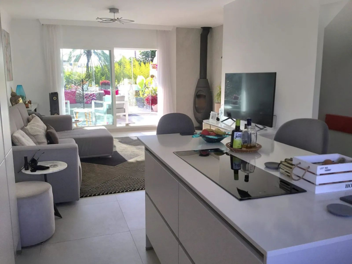 3 Bed Townhouse for sale in El Paraiso Costa Del Sol, Málaga, Spain