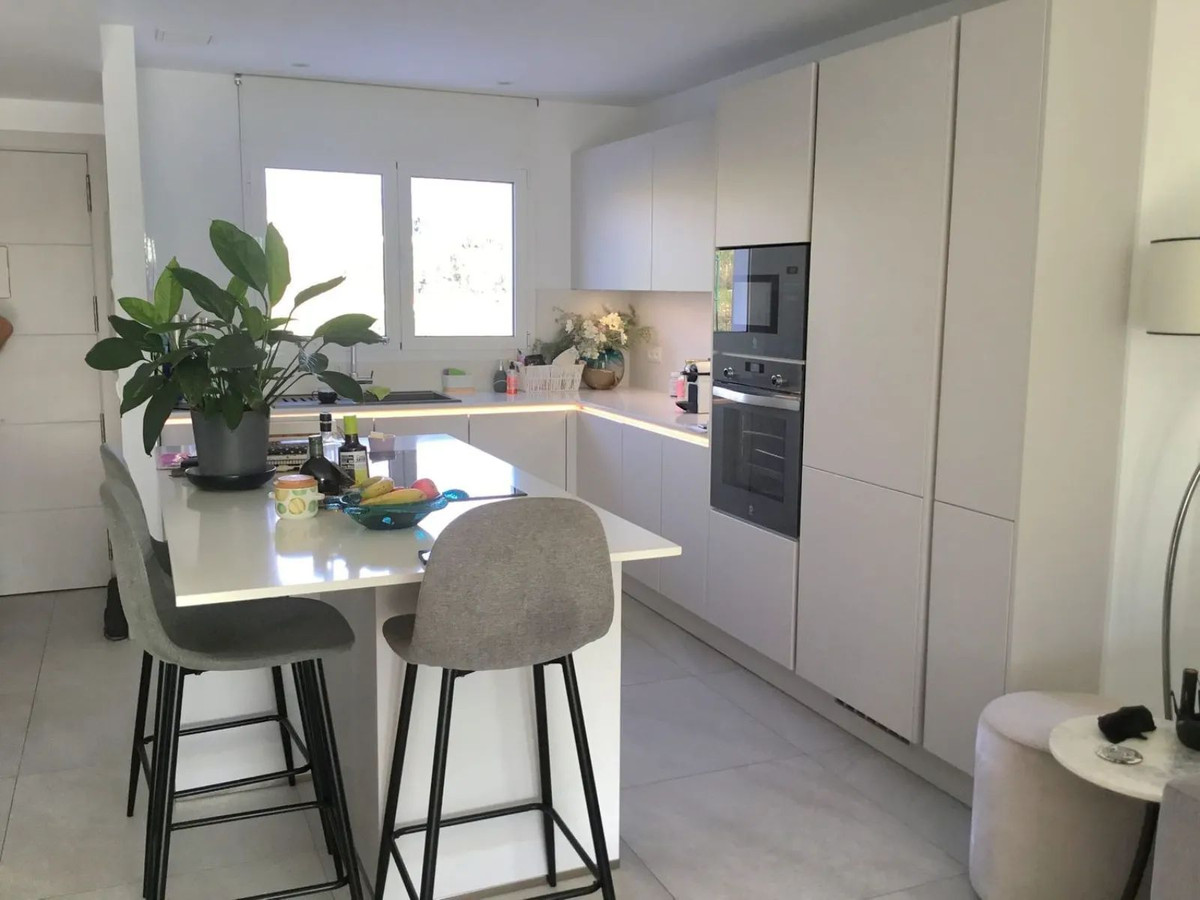 3 Bed Townhouse for sale in El Paraiso Costa Del Sol, Málaga, Spain