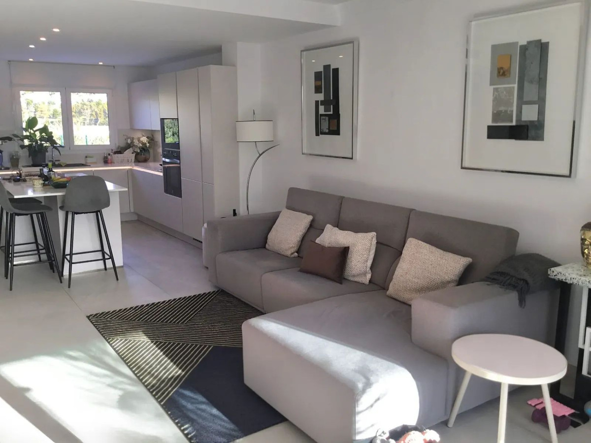 3 Bed Townhouse for sale in El Paraiso Costa Del Sol, Málaga, Spain